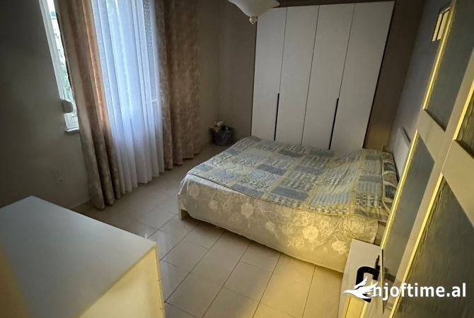 Shtepi me qera 2+1 ne Tirane - 700 Euro