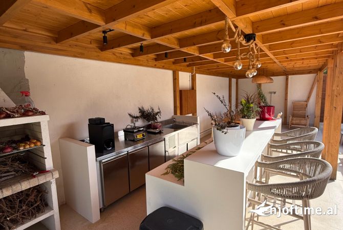 Shtepi me qera 4+1 ne Tirane - 4,500 Euro