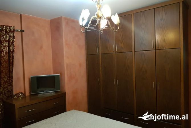 Shtepi ne shitje 1+1 ne Tirane - 180,000 Euro