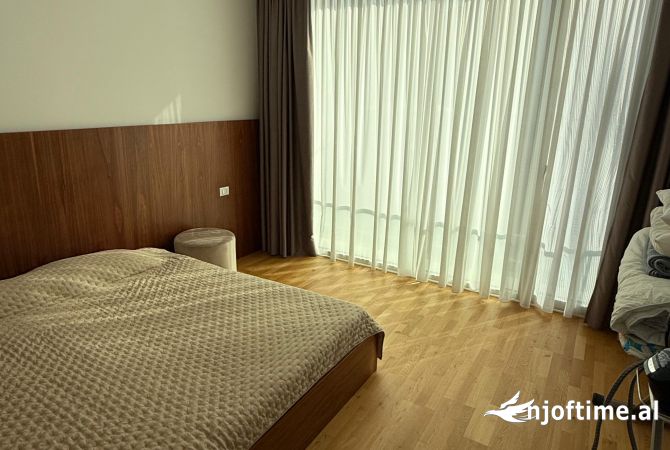 Shtepi me qera Vila Luksoze ne Tirane, 3+1, Mobilimi E mobiluar, Pagesa 4,500  Euro.