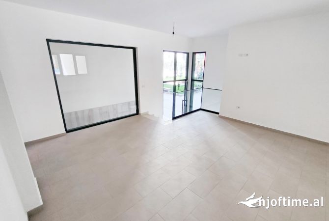 Ambient biznesi ne shitje 1+1 ne Tirane - 120,000 Euro