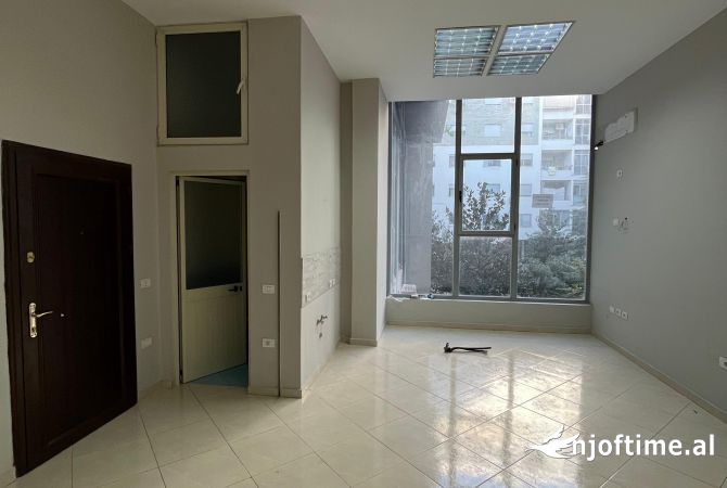 Ambient biznesi me qera 1+1 ne Tirane - 30,000 Leke