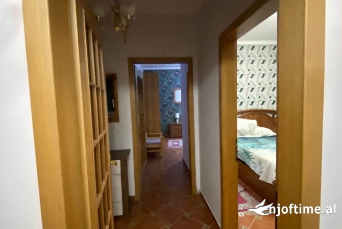 Shtepi me qera Apartament ne Tirane, 2+1, Mobilimi E mobiluar, Pagesa 900  Euro.