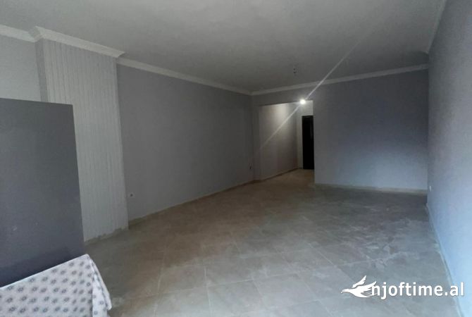 Ambient biznesi me qera 3+1 ne Tirane - 700 Euro