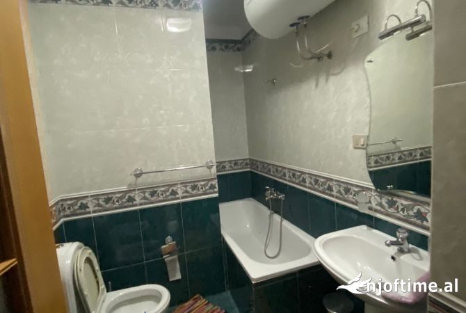 Shtepi me qera Apartament ne Tirane, 2+1, Mobilimi E mobiluar, Pagesa 900  Euro.