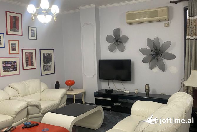 Shtepi me qera 2+1 ne Tirane - 900 Euro