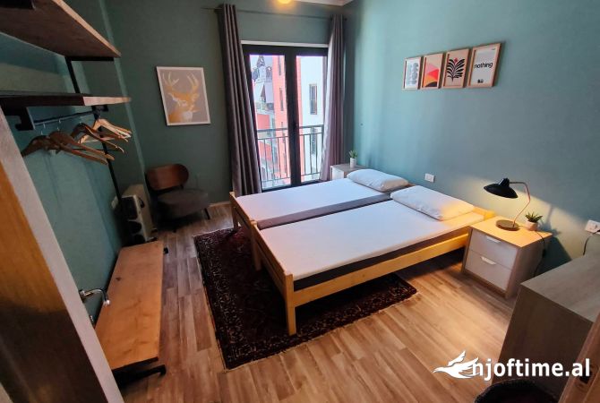 Shtepi ne shitje Apartament ne Tirane, 2+1, Mobilimi E mobiluar, Pagesa 195,000  Euro.