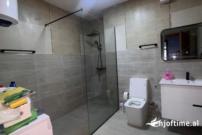 Ambient biznesi me qera 3+1 ne Tirane - 700 Euro