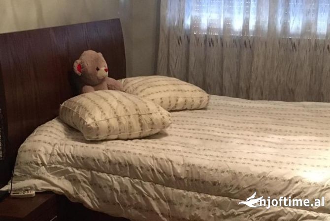 Shtepi me qera Apartament ne Tirane, 2+1, Mobilimi E mobiluar, Pagesa 350  Euro.