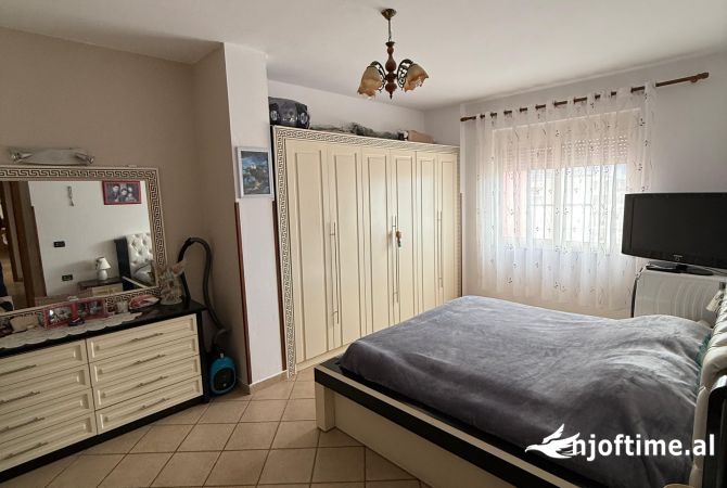 Shtepi ne shitje Apartament ne Tirane, 2+1, Mobilimi E mobiluar, Pagesa 280,000  Euro.