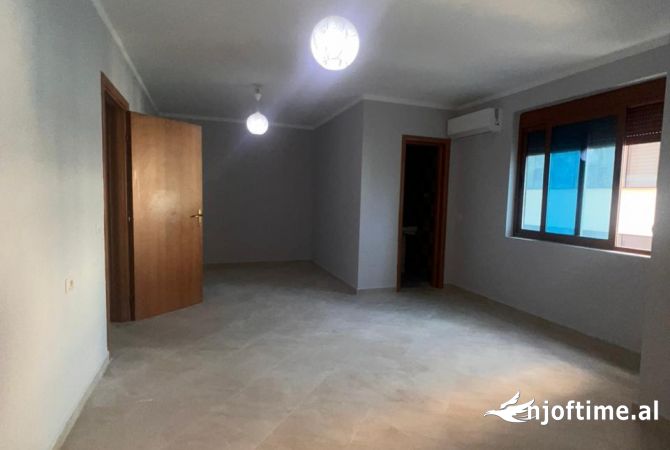 Ambient biznesi me qera 3+1 ne Tirane - 700 Euro