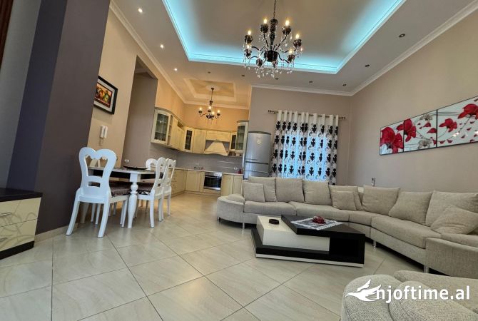 Shtepi me qera Apartament ne Tirane, 2+1, Mobilimi E mobiluar, Pagesa 800  Euro.