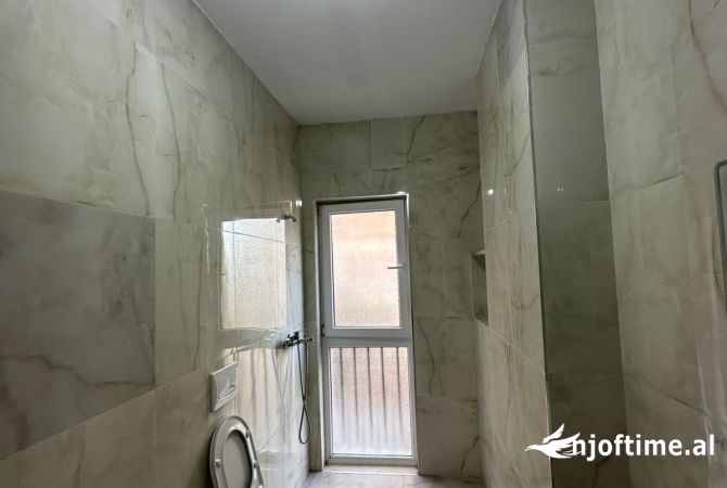 Shtepi me qera Apartament ne Tirane, 1+1, Mobilimi E mobiluar, Pagesa 400  Euro.