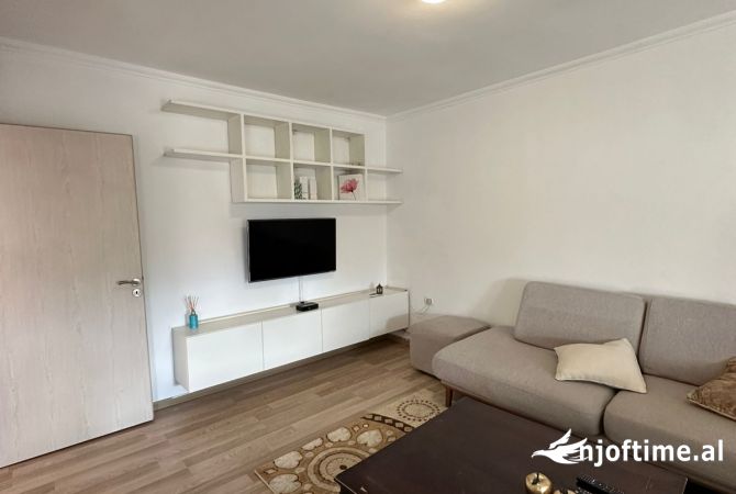 Shtepi me qera 1+1 ne Tirane - 400 Euro
