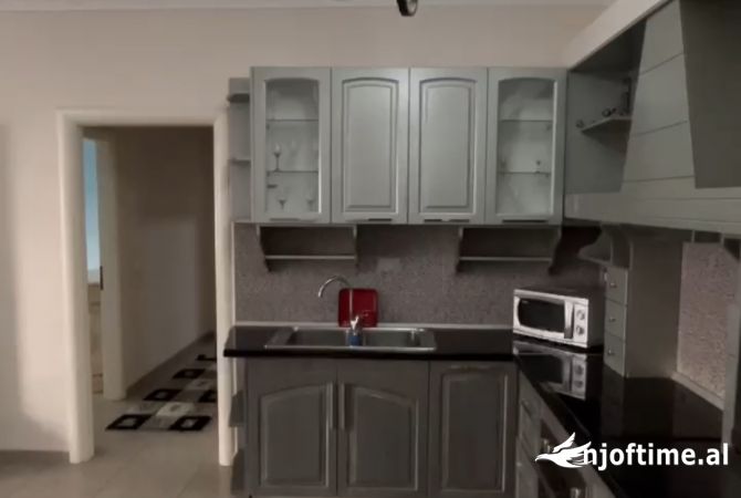 Shtepi me qera 2+1 ne Tirane - 450 Euro