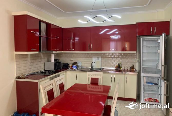 Shtepi me qera 2+1 ne Tirane - 450 Euro