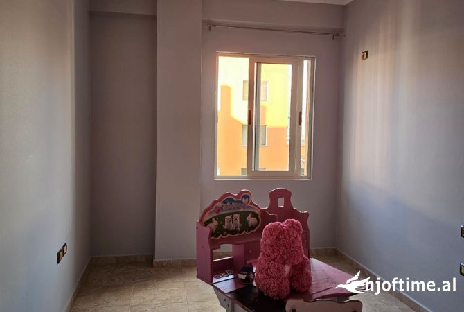 Shtepi me qera 2+1 ne Tirane - 35,000 Leke