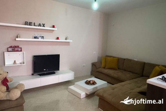 Shtepi me qera 1+1 ne Tirane - 400 Euro