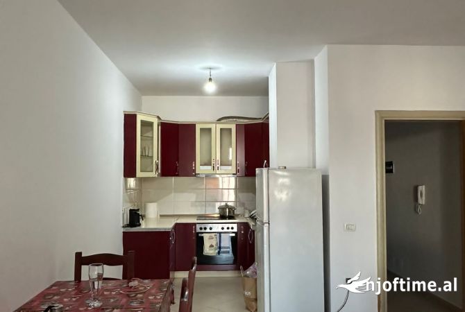 Shtepi me qera 2+1 ne Tirane - 400 Euro