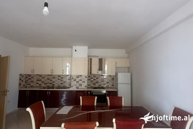 Shtepi me qera 2+1 ne Tirane - 400 Euro