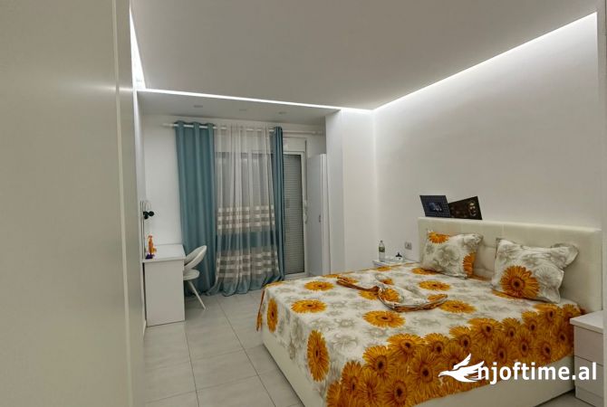 Shtepi ne shitje Apartament ne Durres, 2+1, Mobilimi E mobiluar, Pagesa 115,000  Euro.