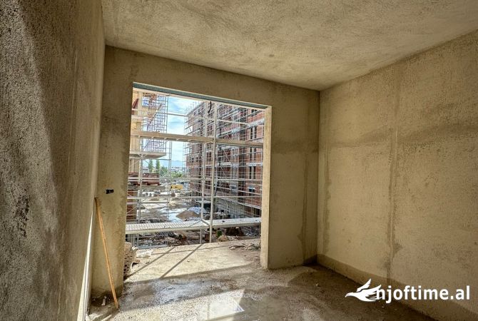 Shtepi ne shitje Apartament ne Tirane, 2+1, Mobilimi Bosh, pa mobiluar, Pagesa 125,000  Euro.