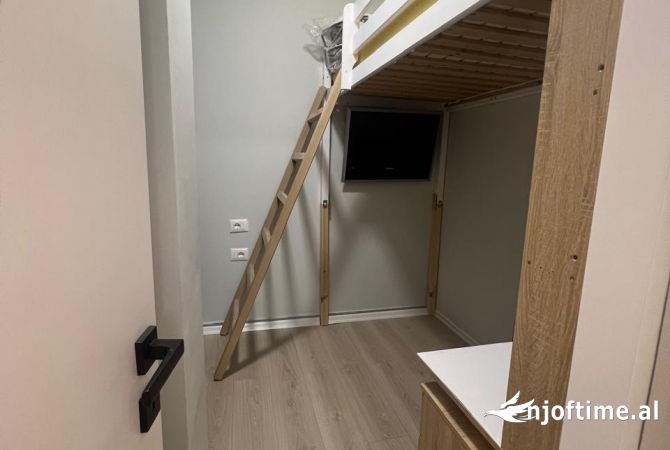 Shtepi ne shitje Apartament ne Tirane, 2+1, Mobilimi E mobiluar, Pagesa 250,000  Euro.
