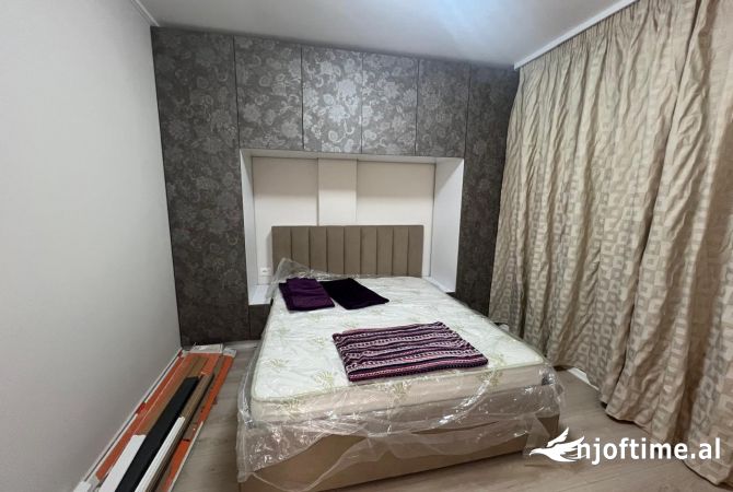 Shtepi ne shitje Apartament ne Tirane, 2+1, Mobilimi E mobiluar, Pagesa 250,000  Euro.