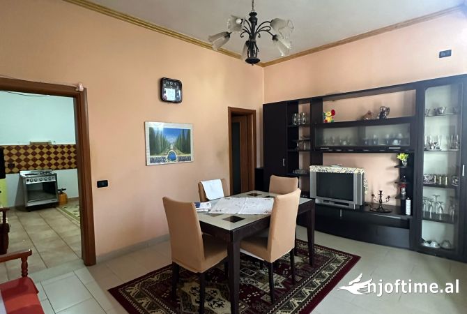 Shtepi me qera 2+1 ne Tirane - 700 Euro