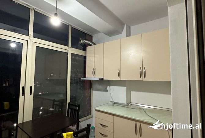 Shtepi me qera 2+1 ne Tirane - 400 Euro