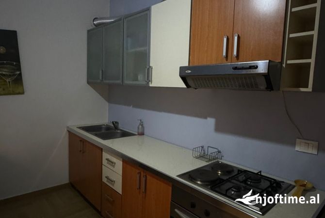 Shtepi me qera 2+1 ne Tirane - 450 Euro