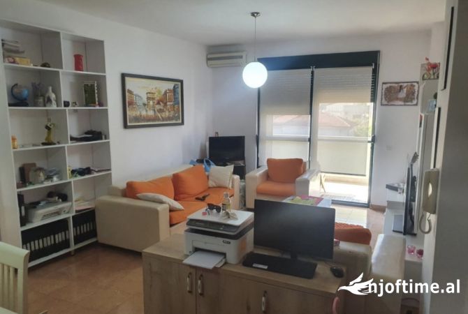Shtepi me qera 2+1 ne Tirane - 600 Euro