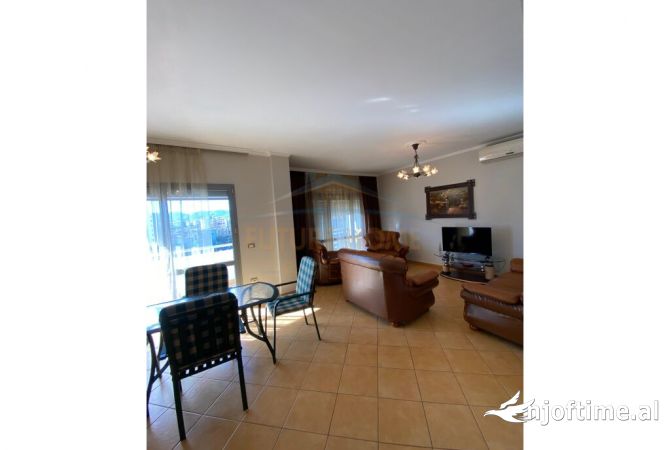 Shtepi me qera 2+1 ne Tirane - 700 Euro