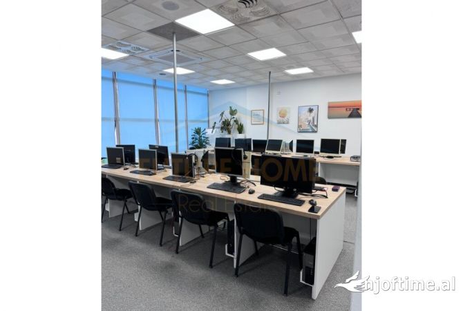 Ambient biznesi me qera 1+1 ne Tirane - 1,600 Euro