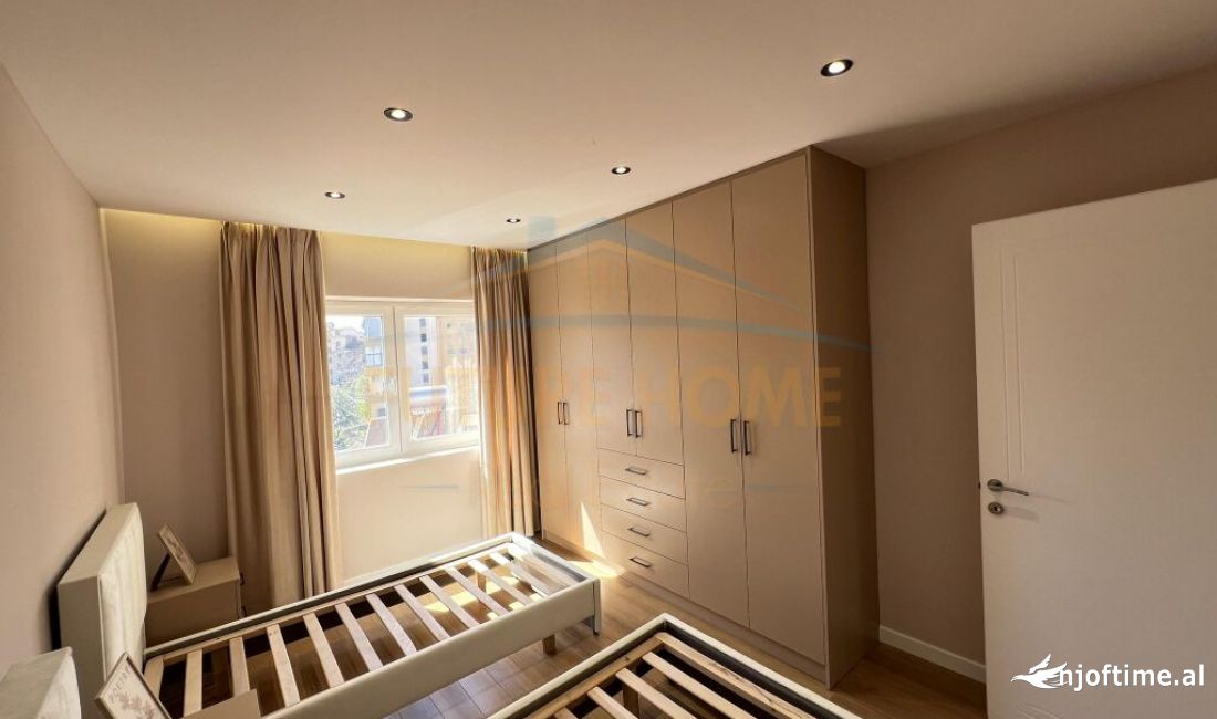 Shtepi ne shitje Apartament ne Tirane, 1+1, Mobilimi E mobiluar, Pagesa 158,000  Euro.