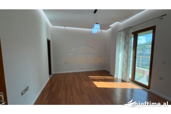 Shtepi me qera 2+1 ne Tirane - 900 Euro