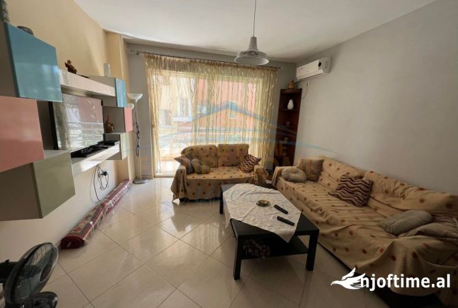 Shtepi me qera Apartament ne Tirane, 2+1, Mobilimi E mobiluar, Pagesa 600  Euro.