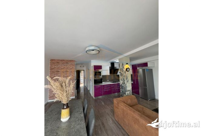 Shtepi me qera 2+1 ne Tirane - 650 Euro