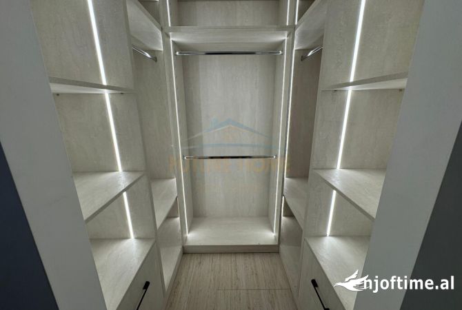 Shtepi me qera Apartament ne Tirane, 2+1, Mobilimi E mobiluar, Pagesa 1,800  Euro.