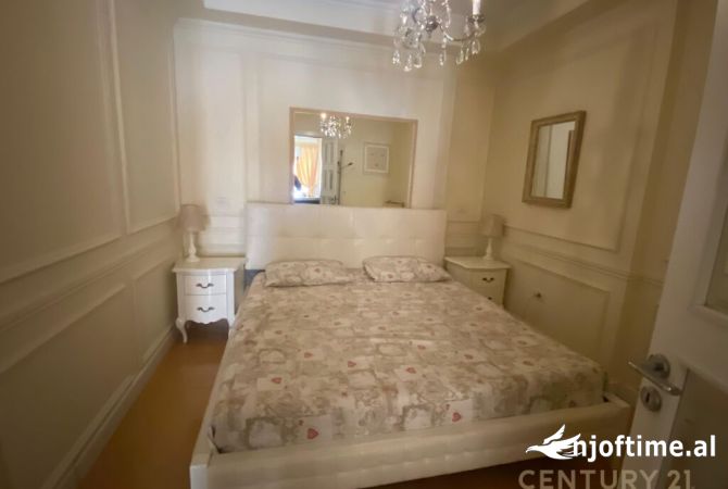 Shtepi me qera Apartament ne Tirane, 2+1, Mobilimi E mobiluar, Pagesa 600  Euro.