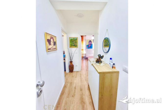 Shtepi ne shitje Apartament ne Tirane, 2+1, Mobilimi E mobiluar, Pagesa 139,500  Euro.