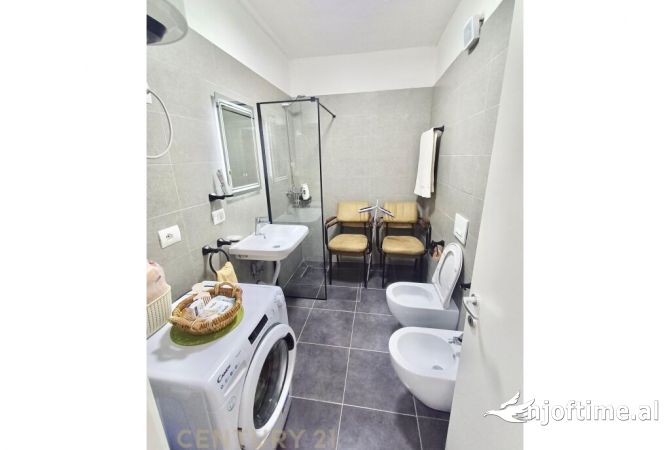 Shtepi ne shitje Apartament ne Tirane, 2+1, Mobilimi E mobiluar, Pagesa 139,500  Euro.
