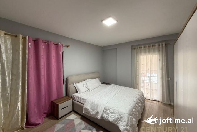 Shtepi me qera Apartament ne Tirane, 2+1, Mobilimi E mobiluar, Pagesa 450  Euro.