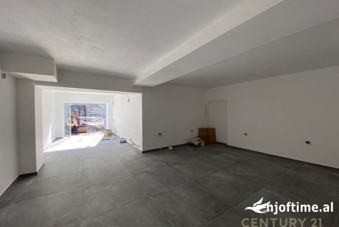 Ambient biznesi me qera 1+1 ne Tirane - 2,500 Euro
