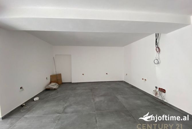 Ambient biznesi me qera 1+1 ne Tirane - 2,500 Euro