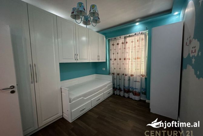 Shtepi me qera Apartament ne Tirane, 2+1, Mobilimi E mobiluar, Pagesa 750  Euro.