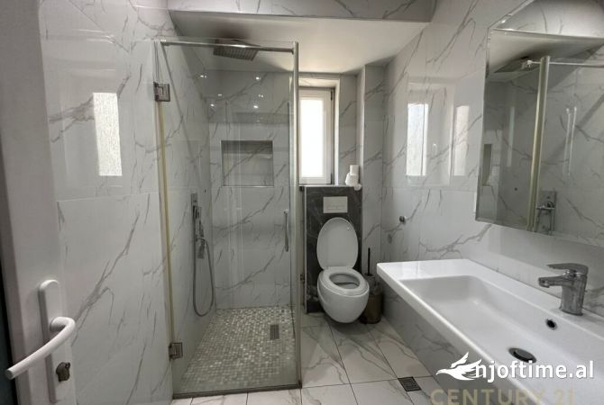 Shtepi me qera Apartament ne Tirane, 2+1, Mobilimi E mobiluar, Pagesa 750  Euro.