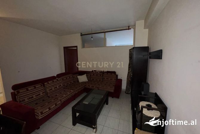 Shtepi ne shitje Apartament ne Tirane, 1+1, Mobilimi Bosh, pa mobiluar, Pagesa 101,000  Euro.