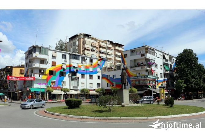 Ambient biznesi me qera 3+1 ne Tirane - 10,000 Euro