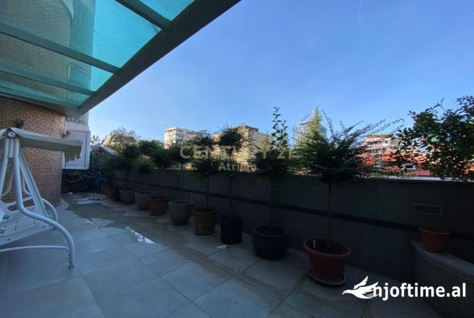 Shtepi me qera Apartament ne Tirane, 3+1, Mobilimi E mobiluar, Pagesa 2,500  Euro.